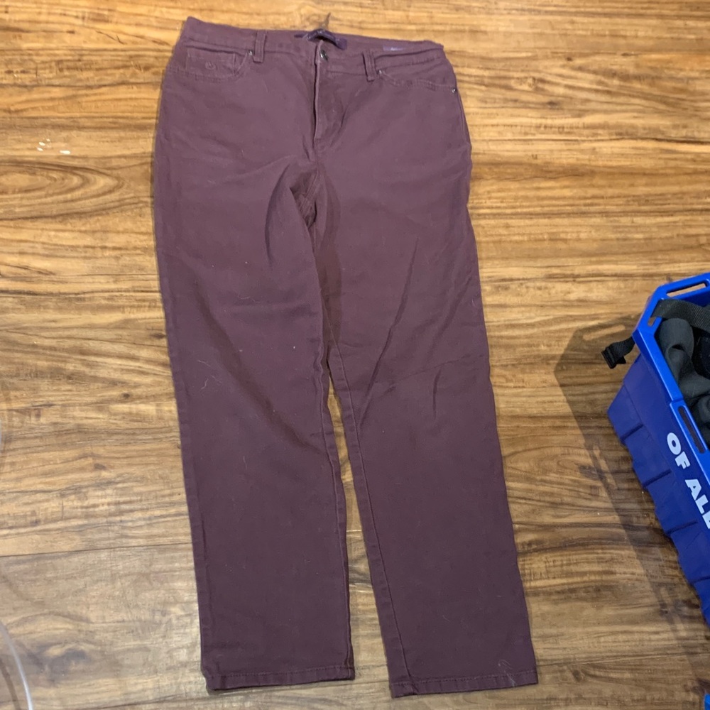 Gloria Vanderbilt Women's Maroon Straight-Leg Chinos
